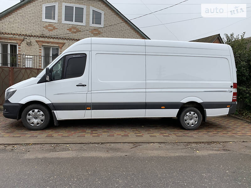 Грузовой фургон Mercedes-Benz Sprinter 2015 в 