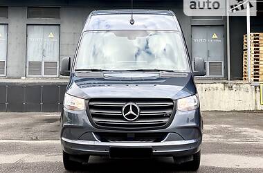 Вантажопасажирський фургон Mercedes-Benz Sprinter 2018 в 