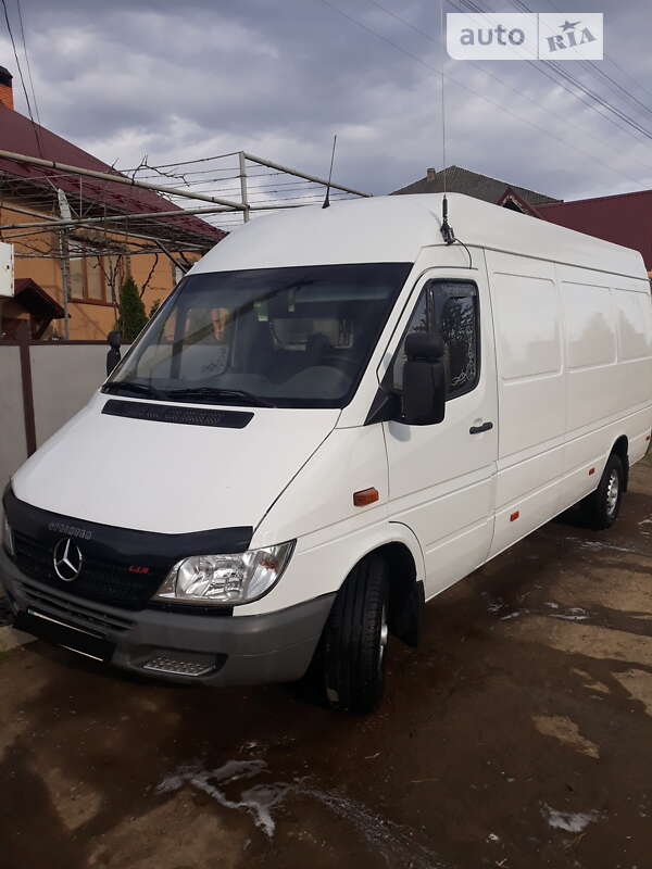 Вантажопасажирський фургон Mercedes-Benz Sprinter 2005 в Мукачевому