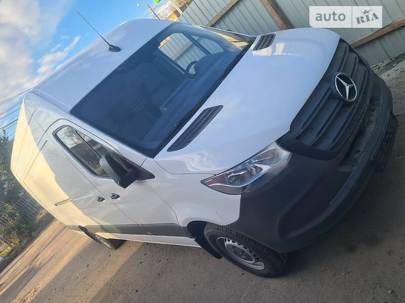 Грузовой фургон Mercedes-Benz Sprinter 2021 в 