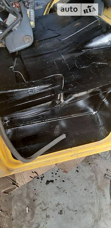 Грузовой фургон Mercedes-Benz Sprinter 2001 в Кременчуге