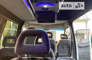 Вантажопасажирський фургон Mercedes-Benz Sprinter 2005 в 