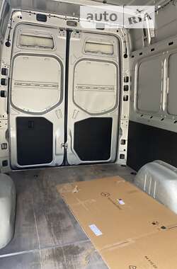 Грузовой фургон Mercedes-Benz Sprinter 2019 в 
