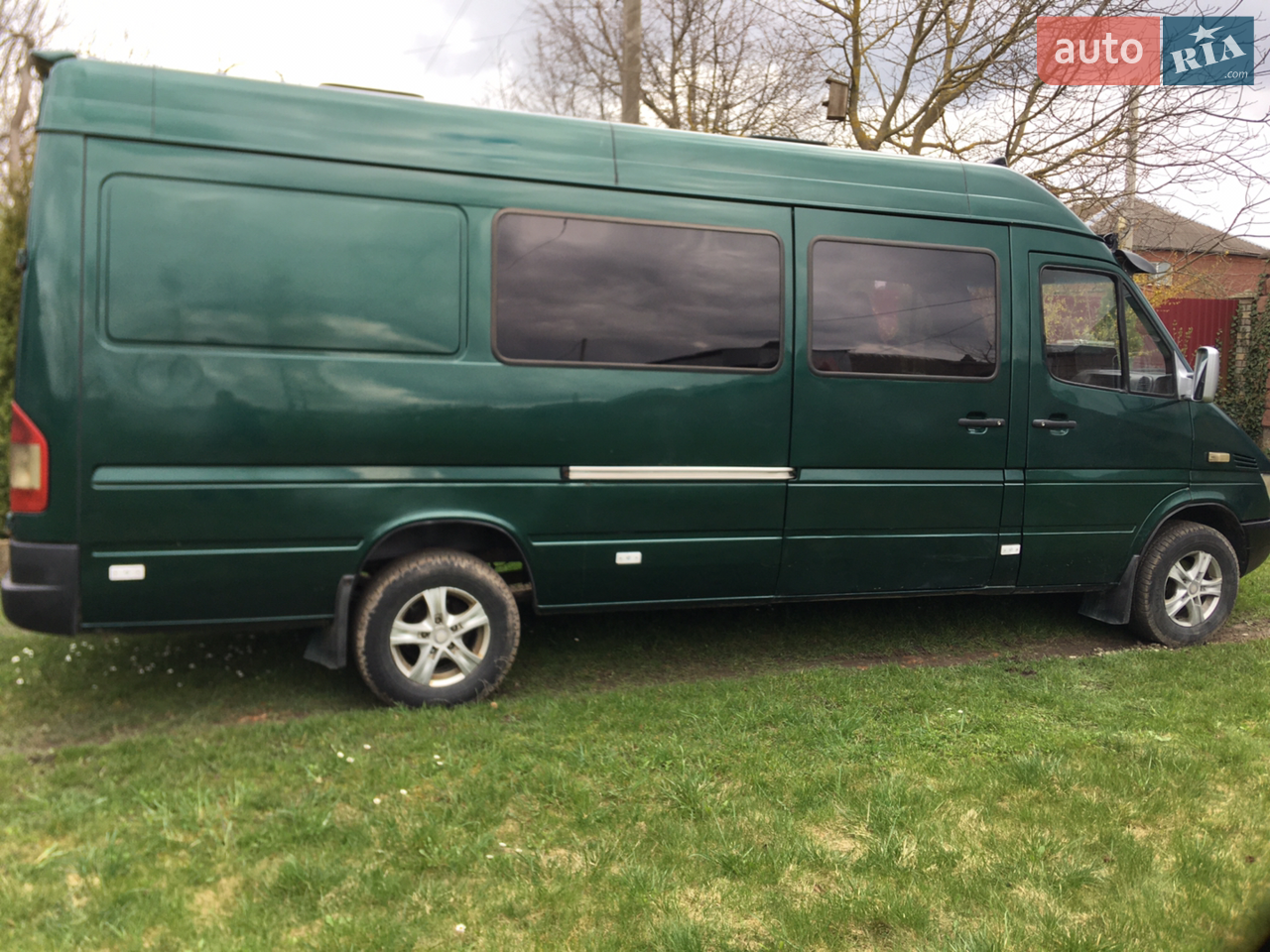 Спрінтер 316 ,груз пас, 3500т
Місце відпочинку водія Вписане в ТП
+ Спальник 
Електро привід дверей з дистанційним управлінням 
Підігрів салону
Центральний дзамок 
Вебасто сухе 
Вебасто мокре
КПП працює без нарікань
Мотор 2.7
Міст Швидкісний 
По мотору і коробці все ок,
Ходова зроблена,
Є невеличкі рижики в низу 
+Комплект резини 
Деталі в приват або за тел
Viber 