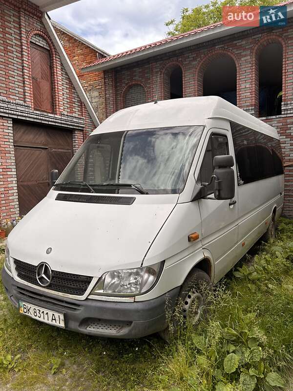 Туристический / Междугородний автобус Mercedes-Benz Sprinter 2002 в Ровно