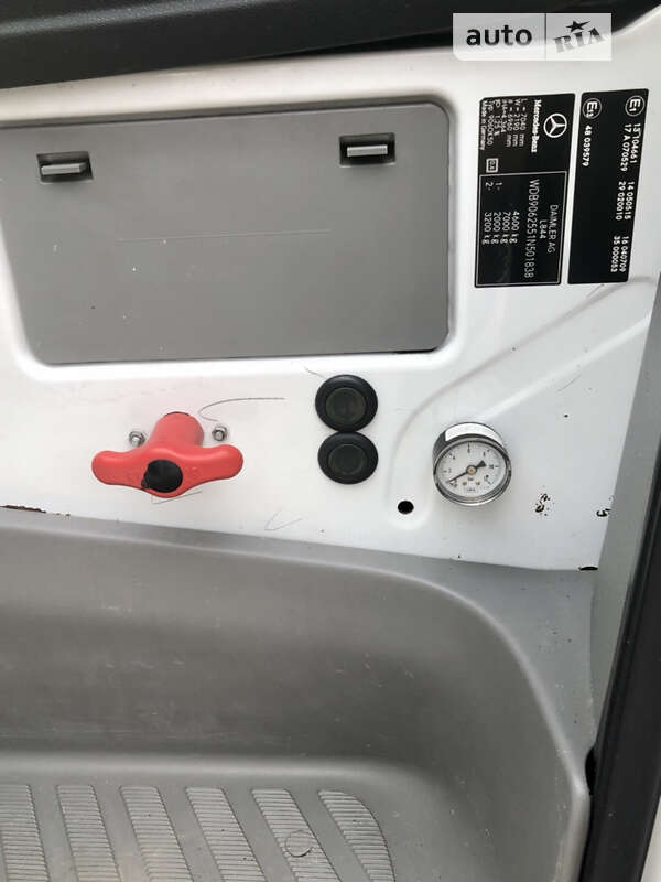 Эвакуатор Mercedes-Benz Sprinter 2011 в Житомире фото 14 Эвакуатор Mercedes-Benz Sprinter 2011 в Житомире