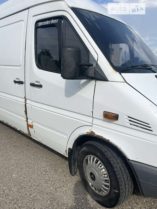 Вантажний фургон Mercedes-Benz Sprinter 2005 в Кам'янець-Подільському
