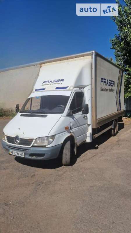 Вантажний фургон Mercedes-Benz Sprinter 2005 в 