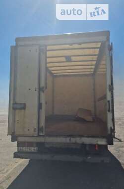 Вантажний фургон Mercedes-Benz Sprinter 2005 в 