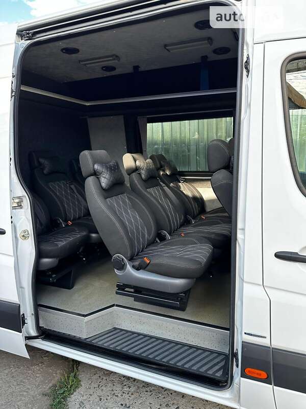 Грузопассажирский фургон Mercedes-Benz Sprinter 2016 в Каменец-Подольском