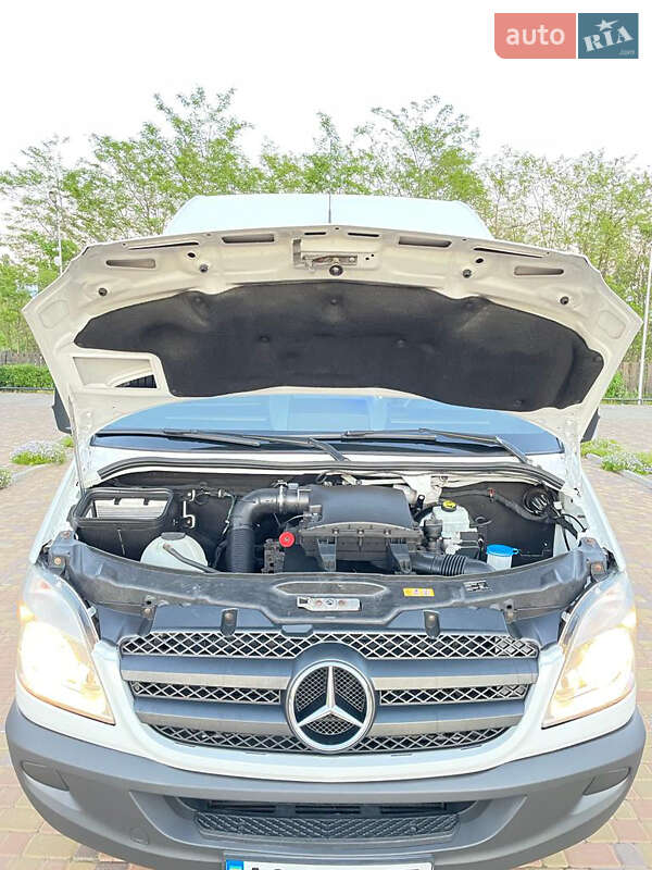 Мікроавтобус Mercedes-Benz Sprinter 2012 в Хусті