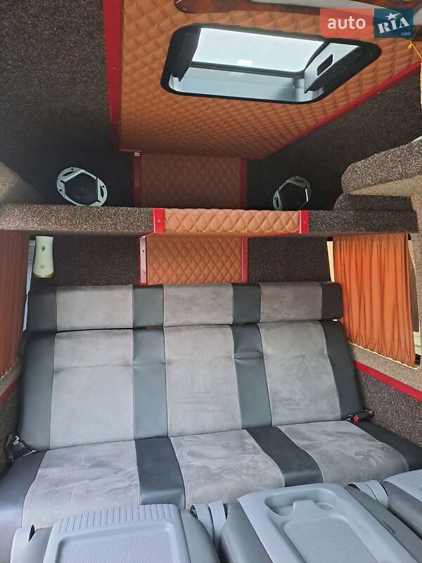 Микроавтобус Mercedes-Benz Sprinter 2002 в Новоселице