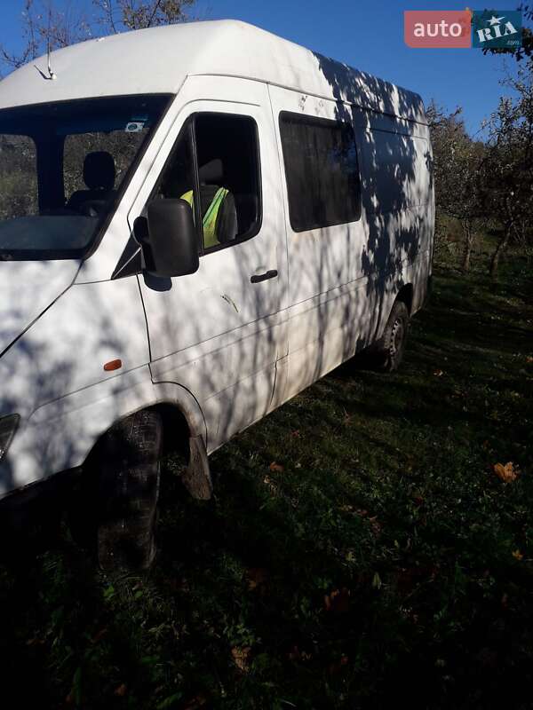 Микроавтобус Mercedes-Benz Sprinter 2000 в Черновцах