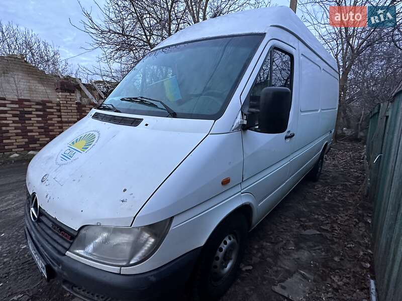 Mercedes-Benz Sprinter 2000