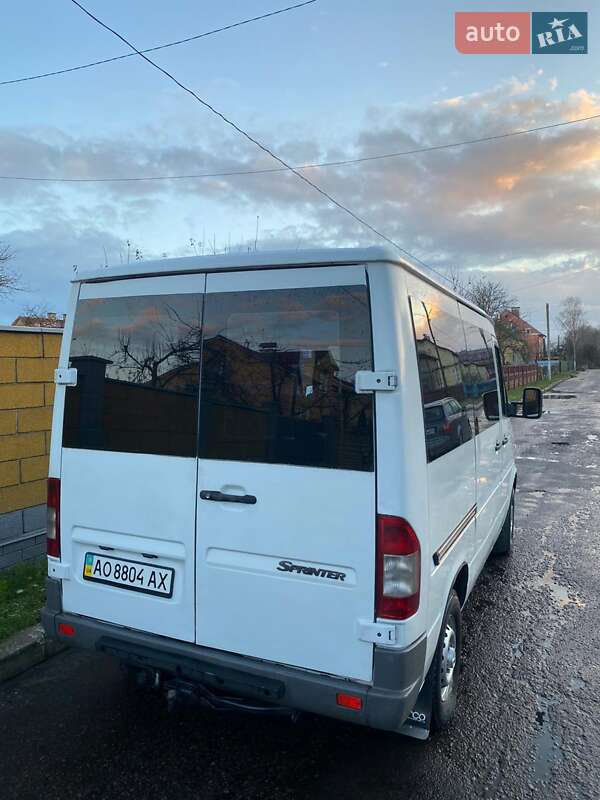 Микроавтобус Mercedes-Benz Sprinter 2004 в Шептицькому