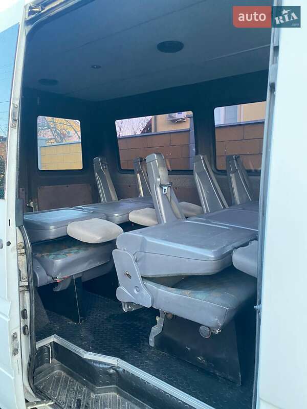 Микроавтобус Mercedes-Benz Sprinter 2004 в Шептицькому