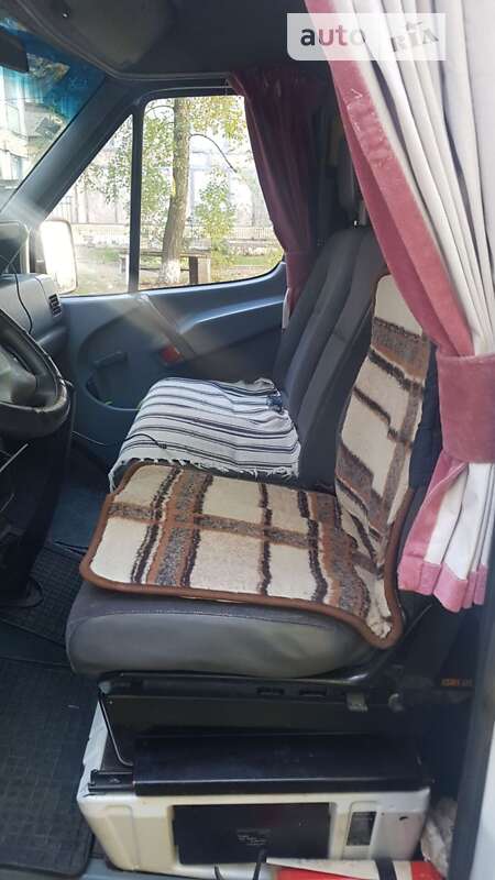 Грузовой фургон Mercedes-Benz Sprinter 1999 в Добровеличковке