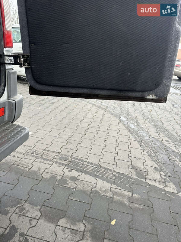 Микроавтобус Mercedes-Benz Sprinter 2003 в Косове фото 15 Микроавтобус Mercedes-Benz Sprinter 2003 в Косове