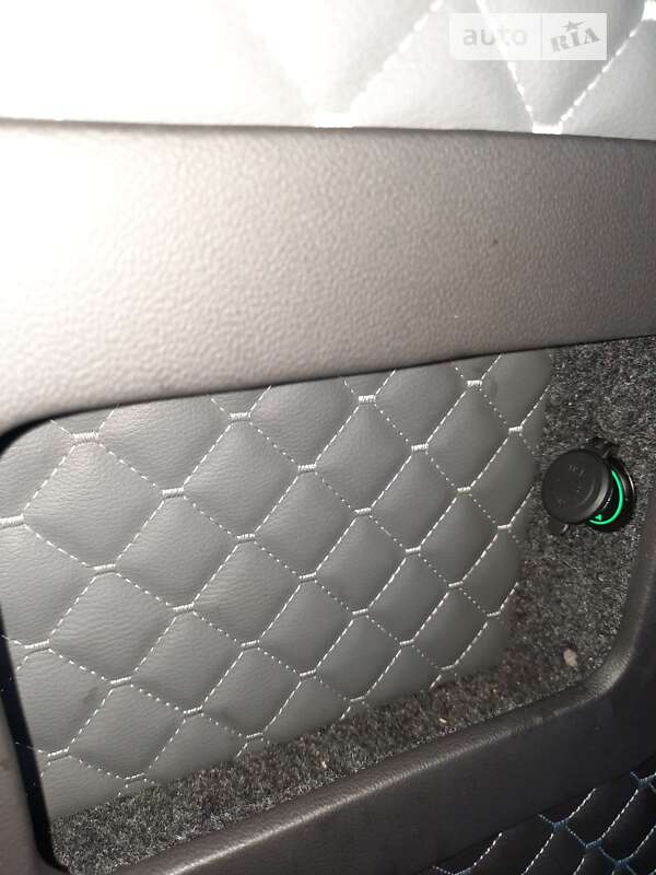 Мікроавтобус Mercedes-Benz Sprinter 2018 в Ужгороді фото 27 Мікроавтобус Mercedes-Benz Sprinter 2018 в Ужгороді