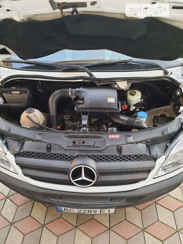 Вантажний фургон Mercedes-Benz Sprinter 2006 в Чернівцях фото 2 Вантажний фургон Mercedes-Benz Sprinter 2006 в Чернівцях