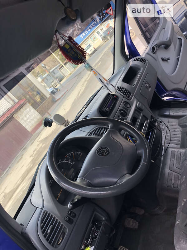 Микроавтобус Mercedes-Benz Sprinter 2003 в Могилев-Подольске