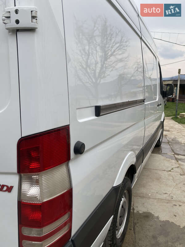 Вантажний фургон Mercedes-Benz Sprinter 2012 в Тячеві