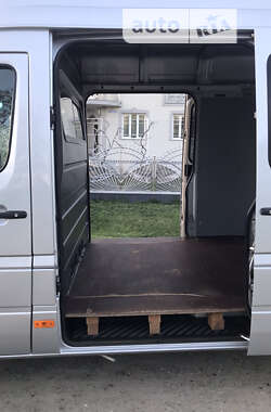 Грузовой фургон Mercedes-Benz Sprinter 2006 в Черновцах