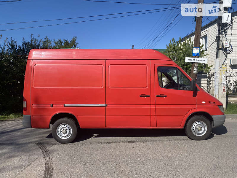 Mercedes-Benz Sprinter 2005