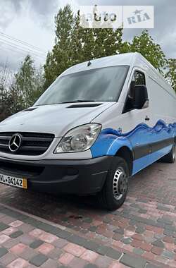 Вантажний фургон Mercedes-Benz Sprinter 2011 в Вараші