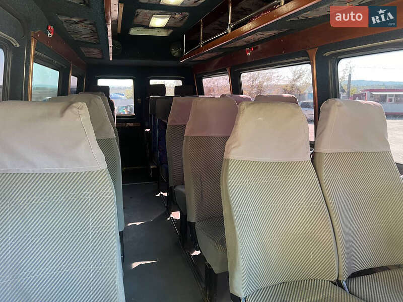 Мікроавтобус Mercedes-Benz Sprinter 2001 в Чернівцях