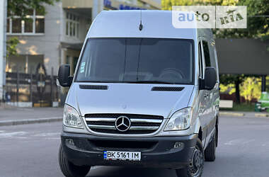 Вантажний фургон Mercedes-Benz Sprinter 2012 в Рівному