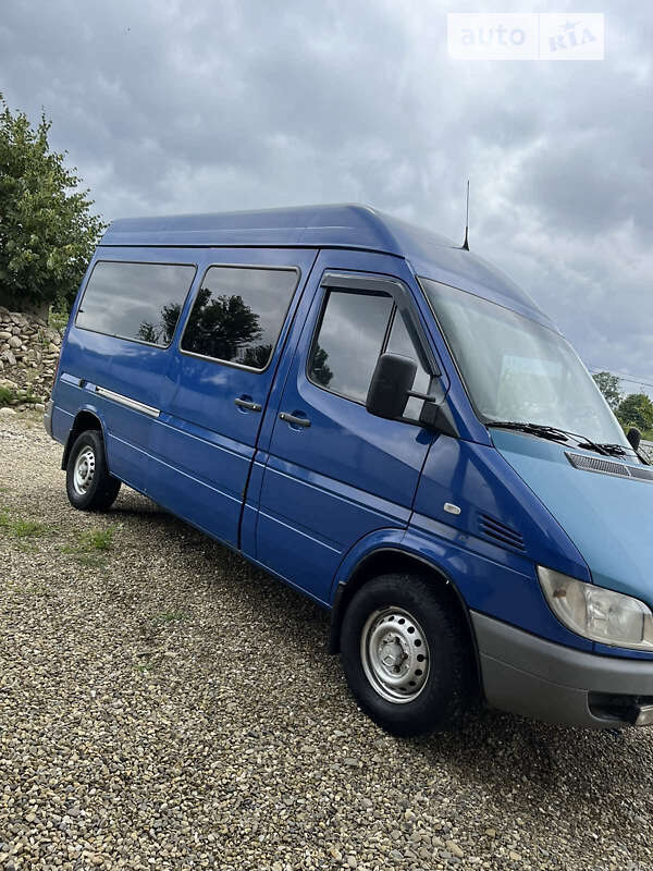 Микроавтобус Mercedes-Benz Sprinter 2005 в Косове