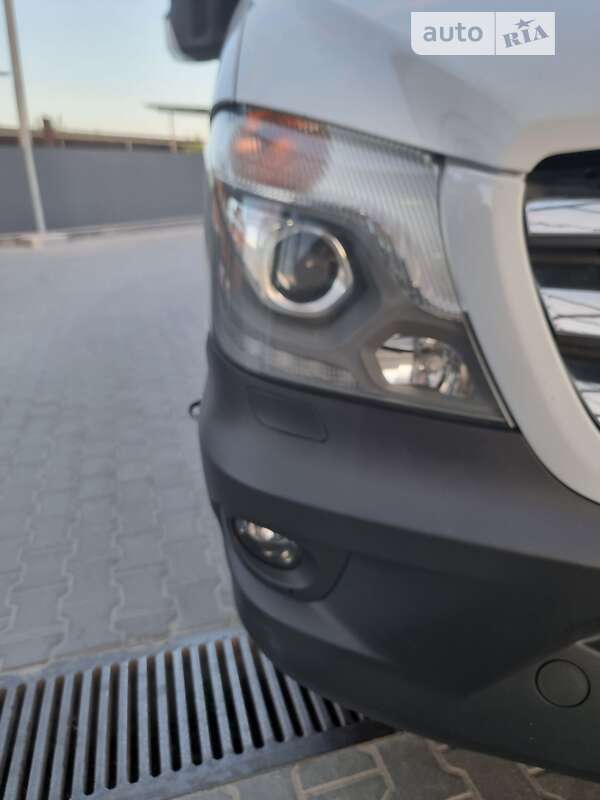 Вантажний фургон Mercedes-Benz Sprinter 2016 в Тернополі