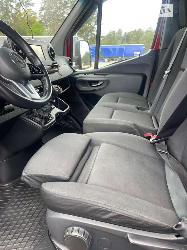 Вантажний фургон Mercedes-Benz Sprinter 2019 в Снятині фото 46 Вантажний фургон Mercedes-Benz Sprinter 2019 в Снятині