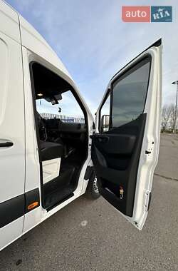Грузовой фургон Mercedes-Benz Sprinter 2019 в 