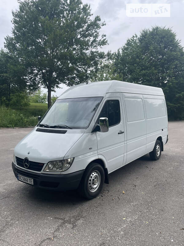 Грузовой фургон Mercedes-Benz Sprinter 2004 в Рава-Русской