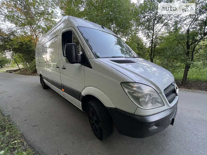 Вантажний фургон Mercedes-Benz Sprinter 2012 в 