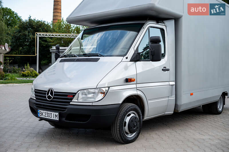 Грузовой фургон Mercedes-Benz Sprinter 2002 в Ровно