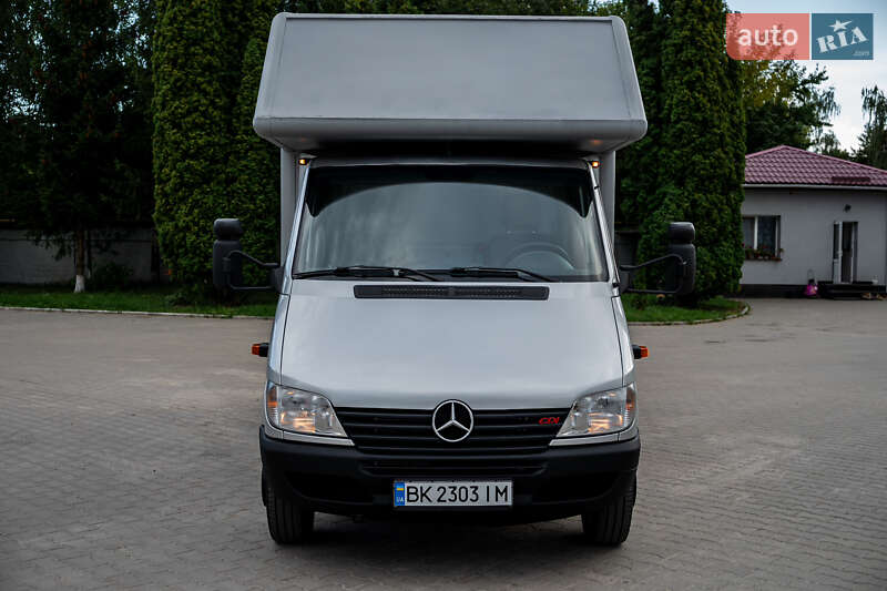 Грузовой фургон Mercedes-Benz Sprinter 2002 в Ровно