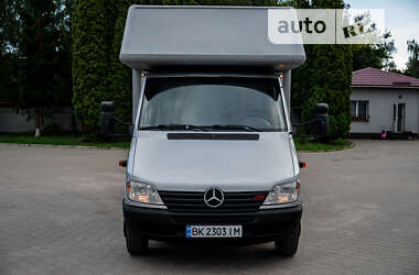 Вантажний фургон Mercedes-Benz Sprinter 2002 в Рівному