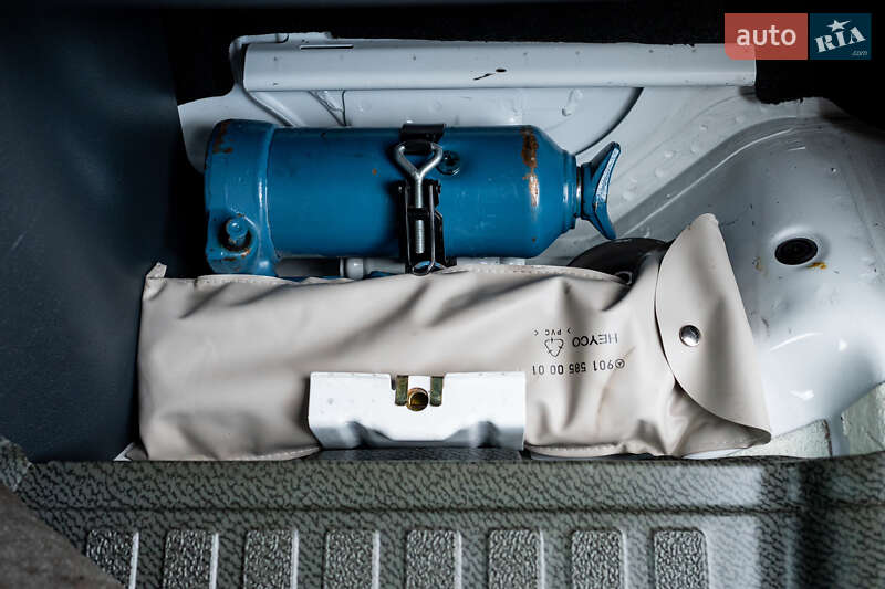 Грузовой фургон Mercedes-Benz Sprinter 2002 в Ровно