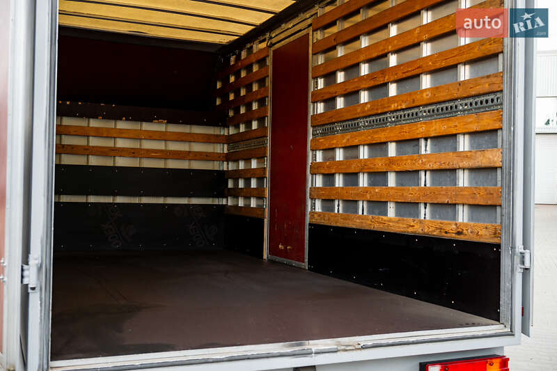 Грузовой фургон Mercedes-Benz Sprinter 2002 в Ровно