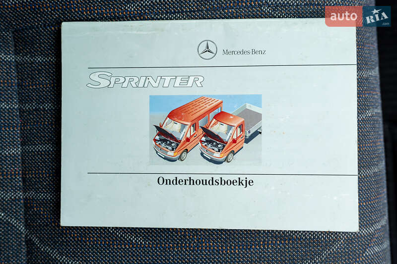 Грузовой фургон Mercedes-Benz Sprinter 2002 в Ровно