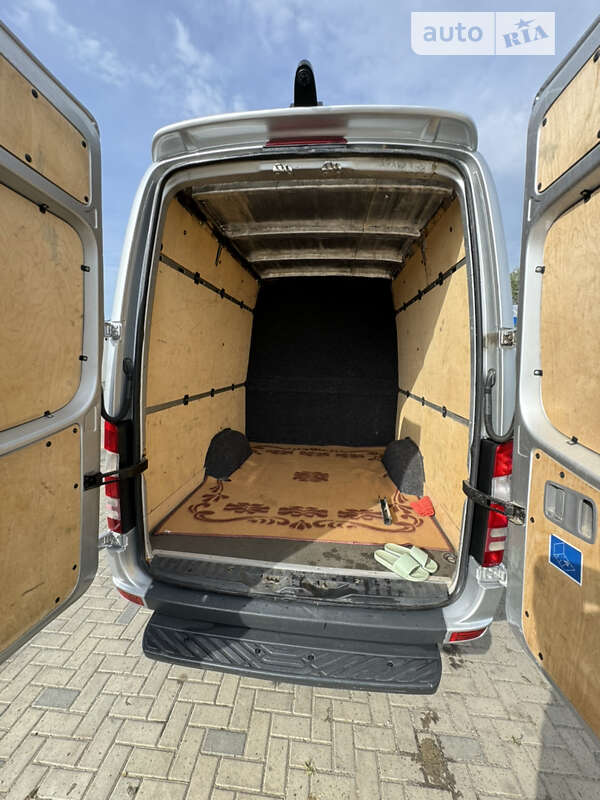 Вантажопасажирський фургон Mercedes-Benz Sprinter 2012 в Чернівцях