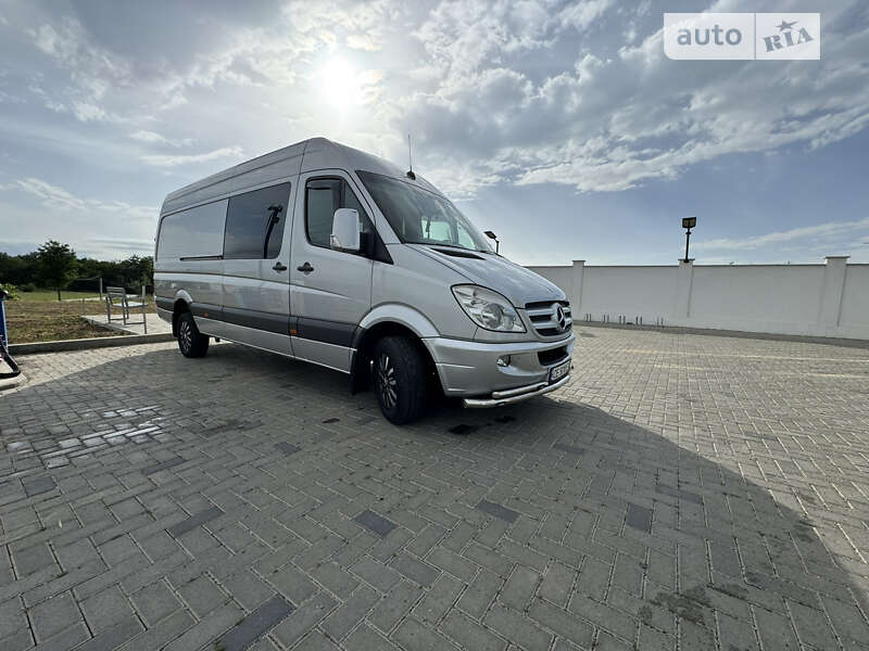Вантажопасажирський фургон Mercedes-Benz Sprinter 2012 в Чернівцях