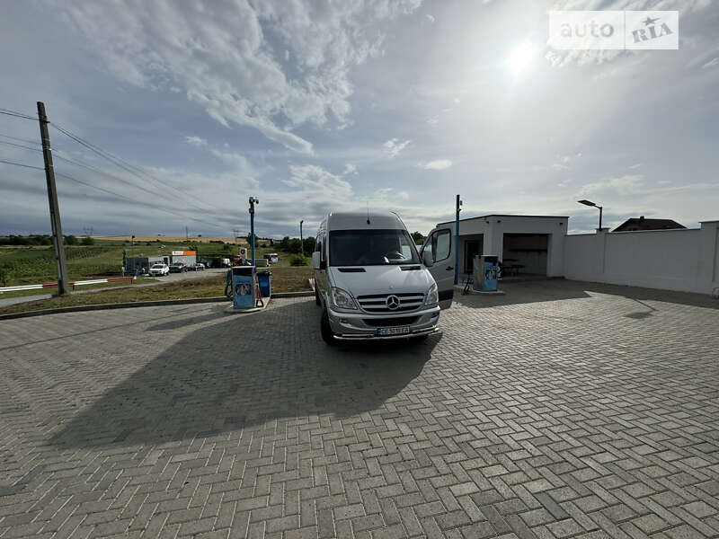 Вантажопасажирський фургон Mercedes-Benz Sprinter 2012 в Чернівцях