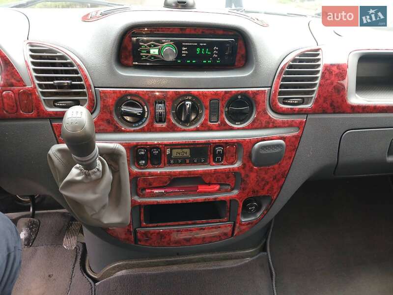 Грузовой фургон Mercedes-Benz Sprinter 2004 в Львове