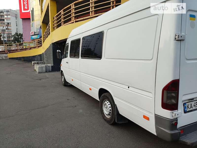 Вантажопасажирський фургон Mercedes-Benz Sprinter 2004 в Києві