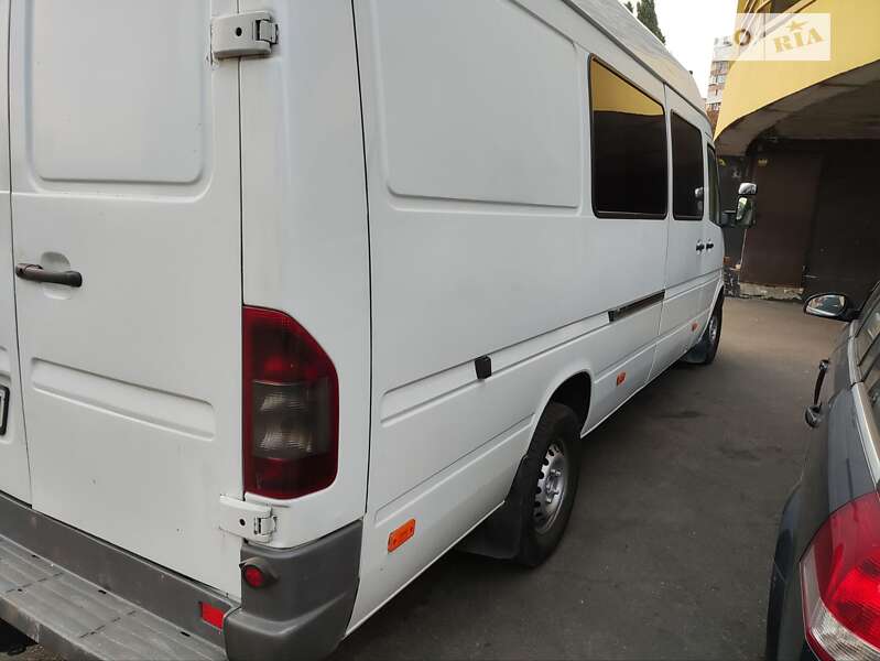 Вантажопасажирський фургон Mercedes-Benz Sprinter 2004 в Києві