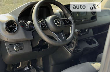 Грузовой фургон Mercedes-Benz Sprinter 2023 в 